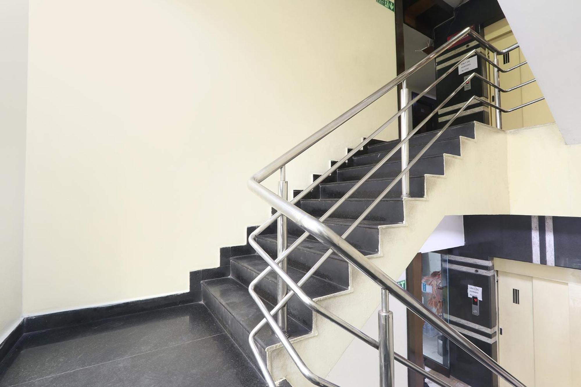 Fabhotel Royal Residency II - Nr Lakdikapul Metro Station Hajdarábád Exteriér fotografie