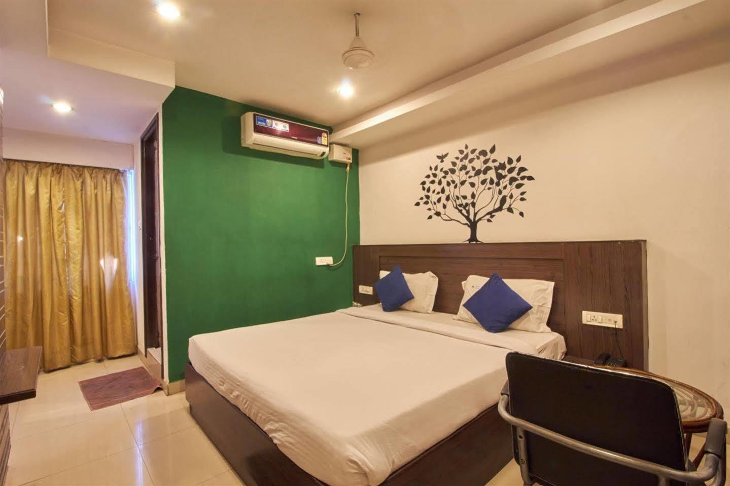 Fabhotel Royal Residency II - Nr Lakdikapul Metro Station Hajdarábád Exteriér fotografie
