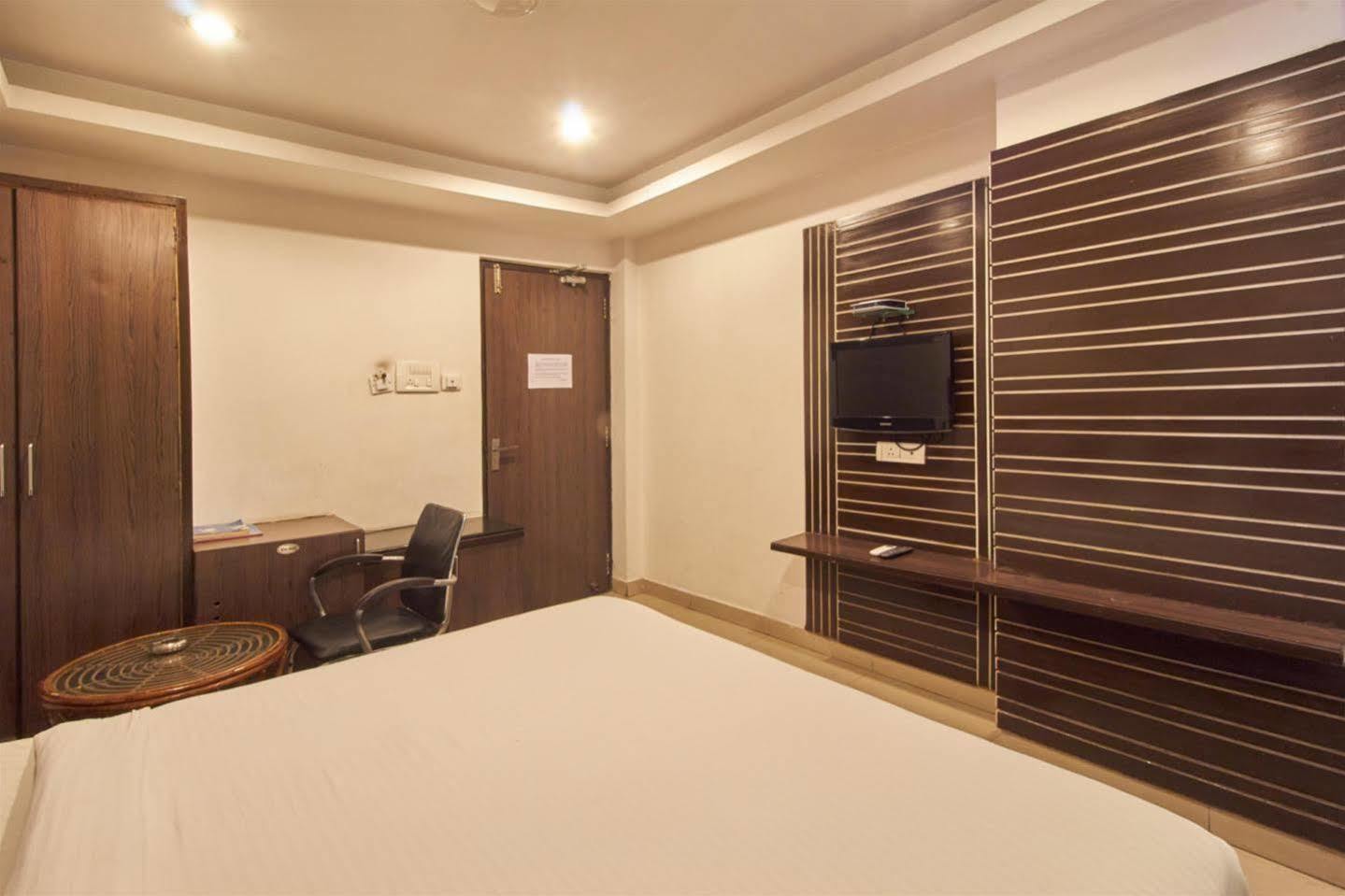 Fabhotel Royal Residency II - Nr Lakdikapul Metro Station Hajdarábád Exteriér fotografie