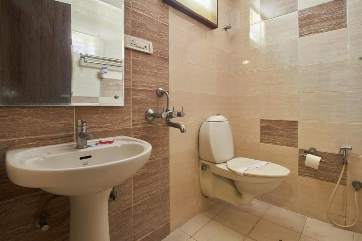 Fabhotel Royal Residency II - Nr Lakdikapul Metro Station Hajdarábád Exteriér fotografie