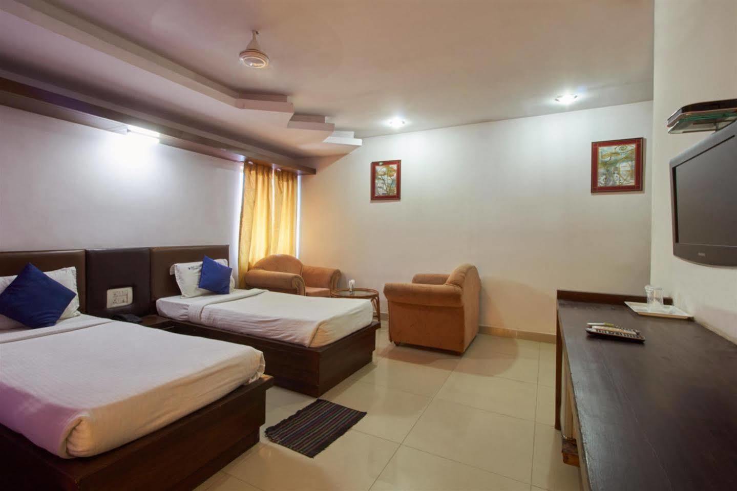 Fabhotel Royal Residency II - Nr Lakdikapul Metro Station Hajdarábád Exteriér fotografie
