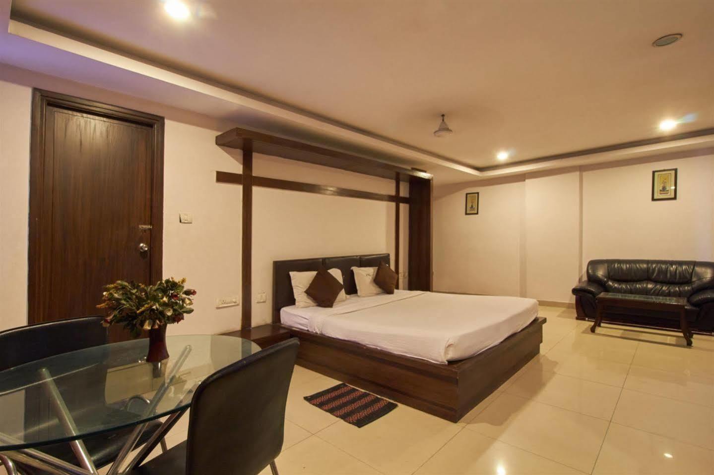 Fabhotel Royal Residency II - Nr Lakdikapul Metro Station Hajdarábád Exteriér fotografie