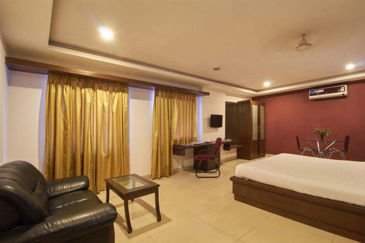Fabhotel Royal Residency II - Nr Lakdikapul Metro Station Hajdarábád Exteriér fotografie